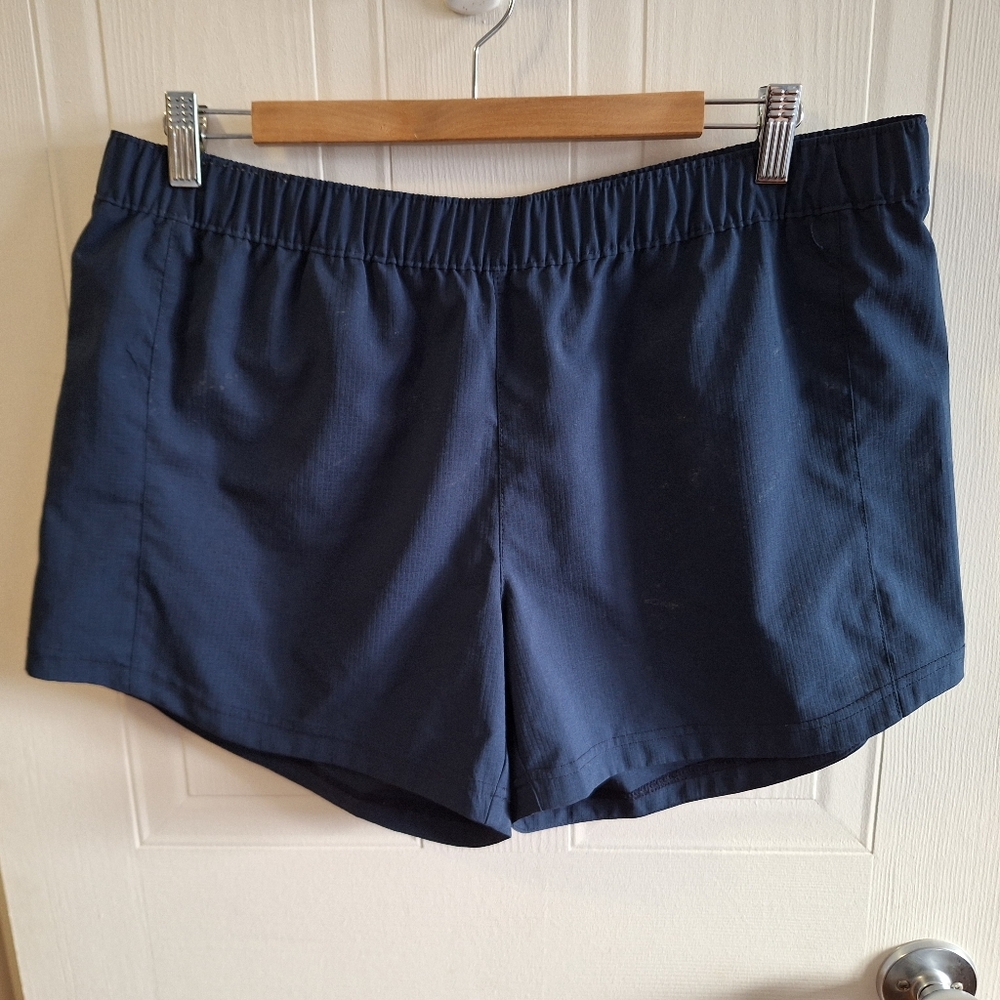 Women’s Columbia Navy Shorts